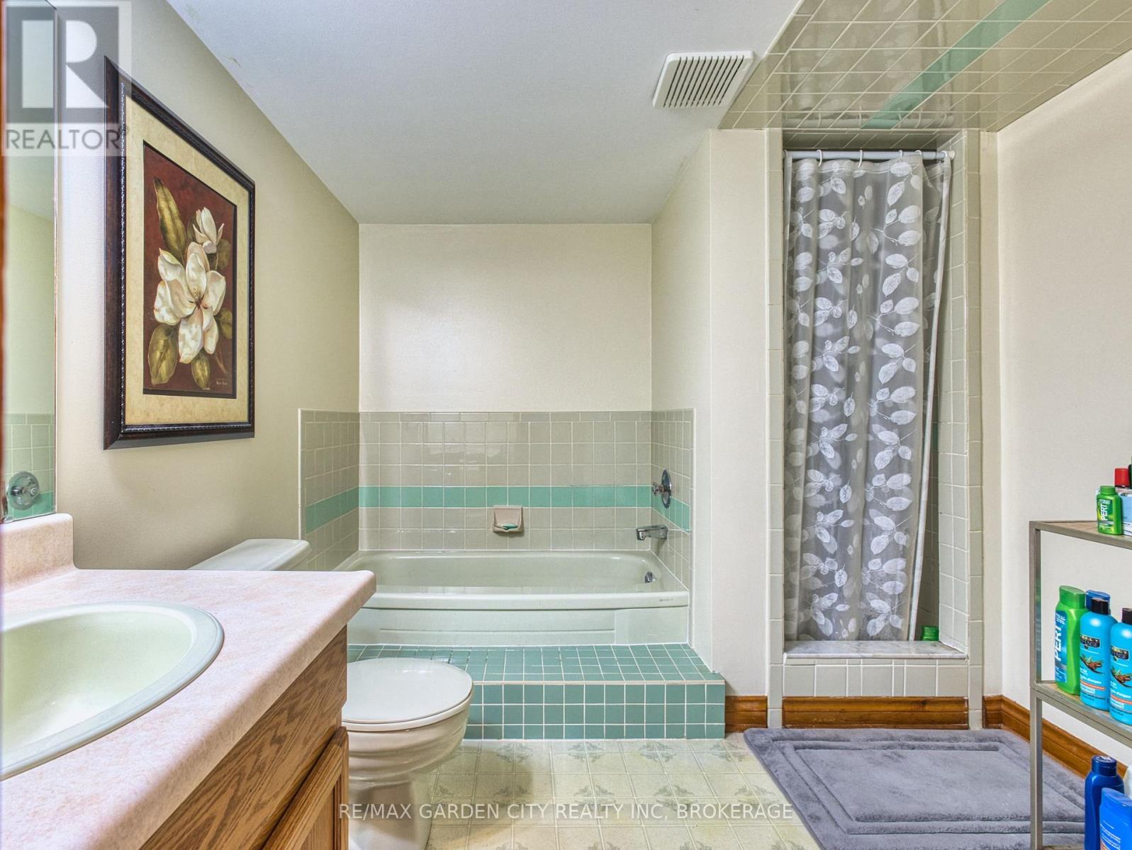 2 Harvest Oak Drive, St. Catharines (Grapeview), Ontario  L2S 3H4 - Photo 31 - X12455816