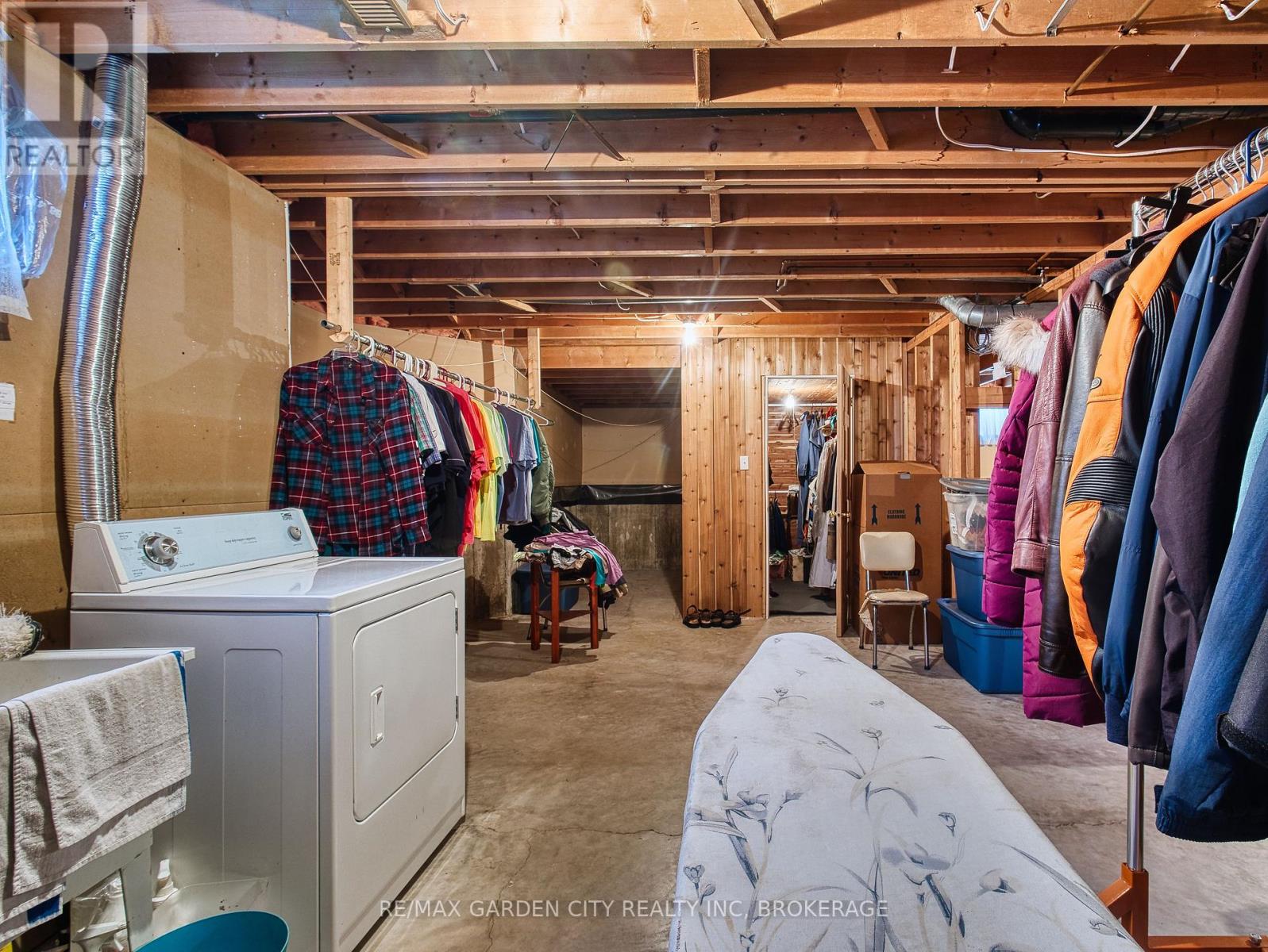 2 Harvest Oak Drive, St. Catharines (Grapeview), Ontario  L2S 3H4 - Photo 33 - X12455816