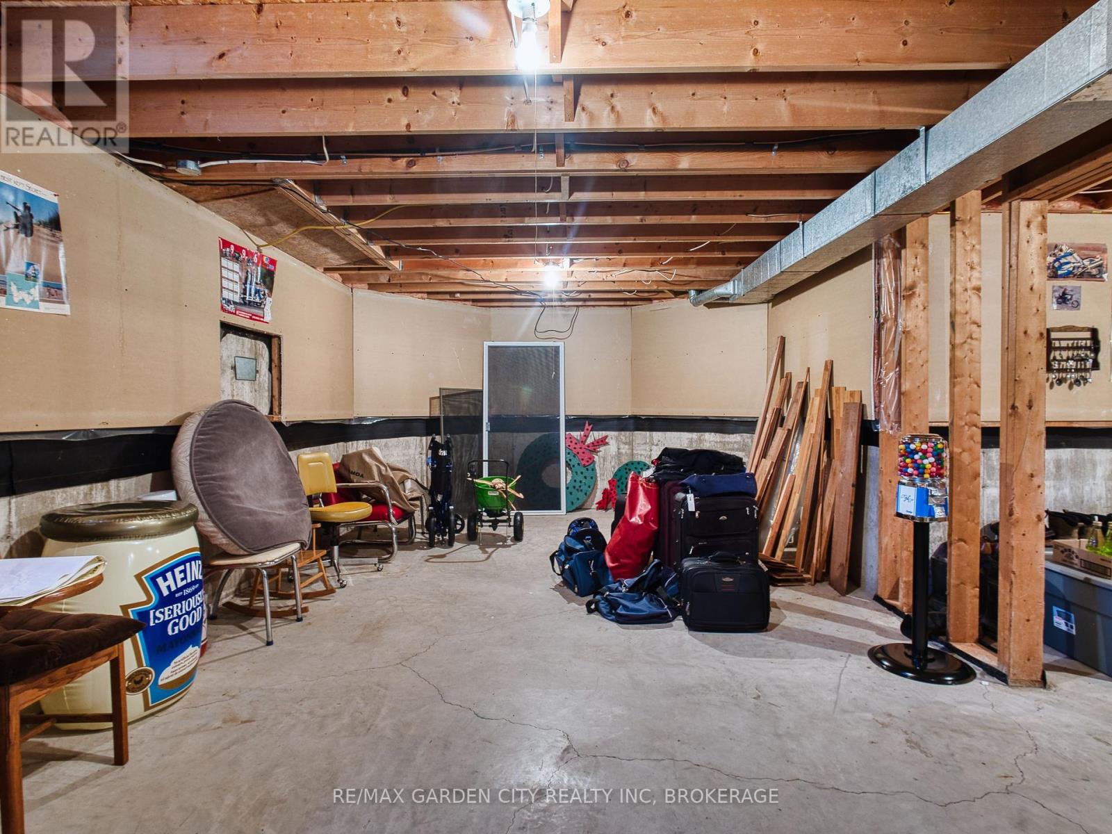 2 Harvest Oak Drive, St. Catharines (Grapeview), Ontario  L2S 3H4 - Photo 35 - X12455816