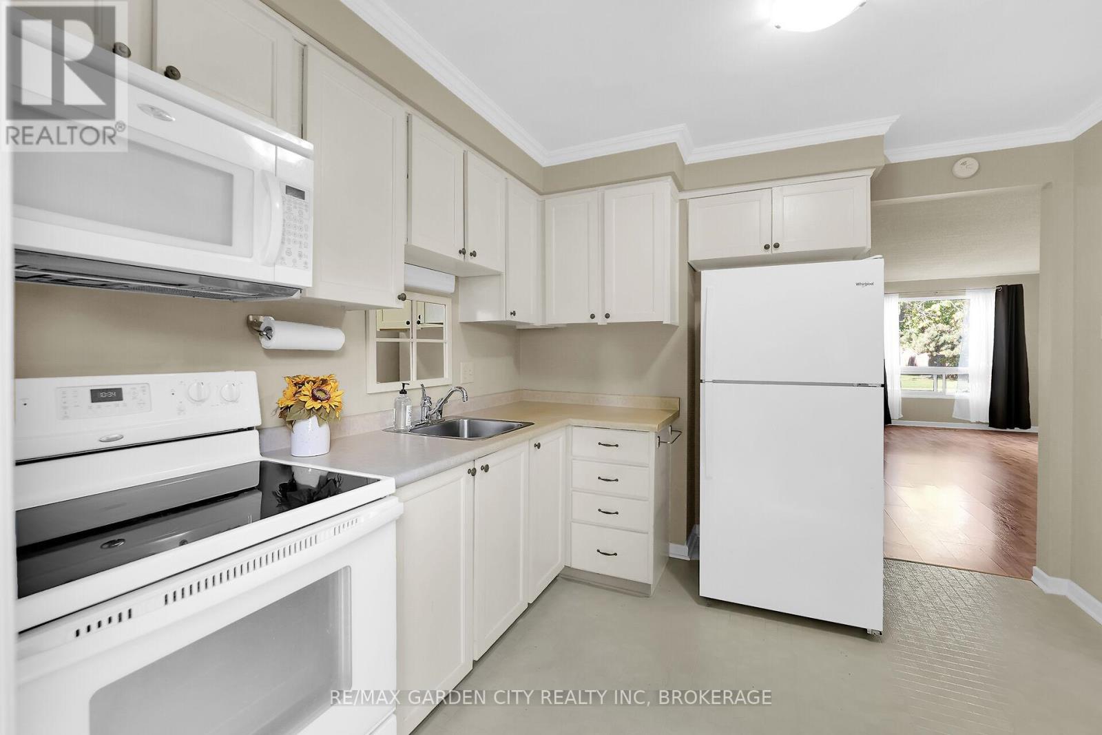 119 Silvan Drive, Welland (N. Welland), Ontario  L3C 6C1 - Photo 13 - X12455963