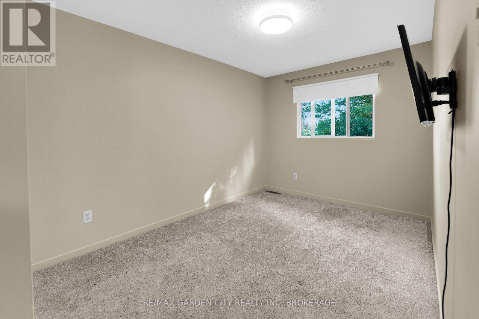 119 Silvan Drive, Welland (N. Welland), Ontario  L3C 6C1 - Photo 18 - X12455963