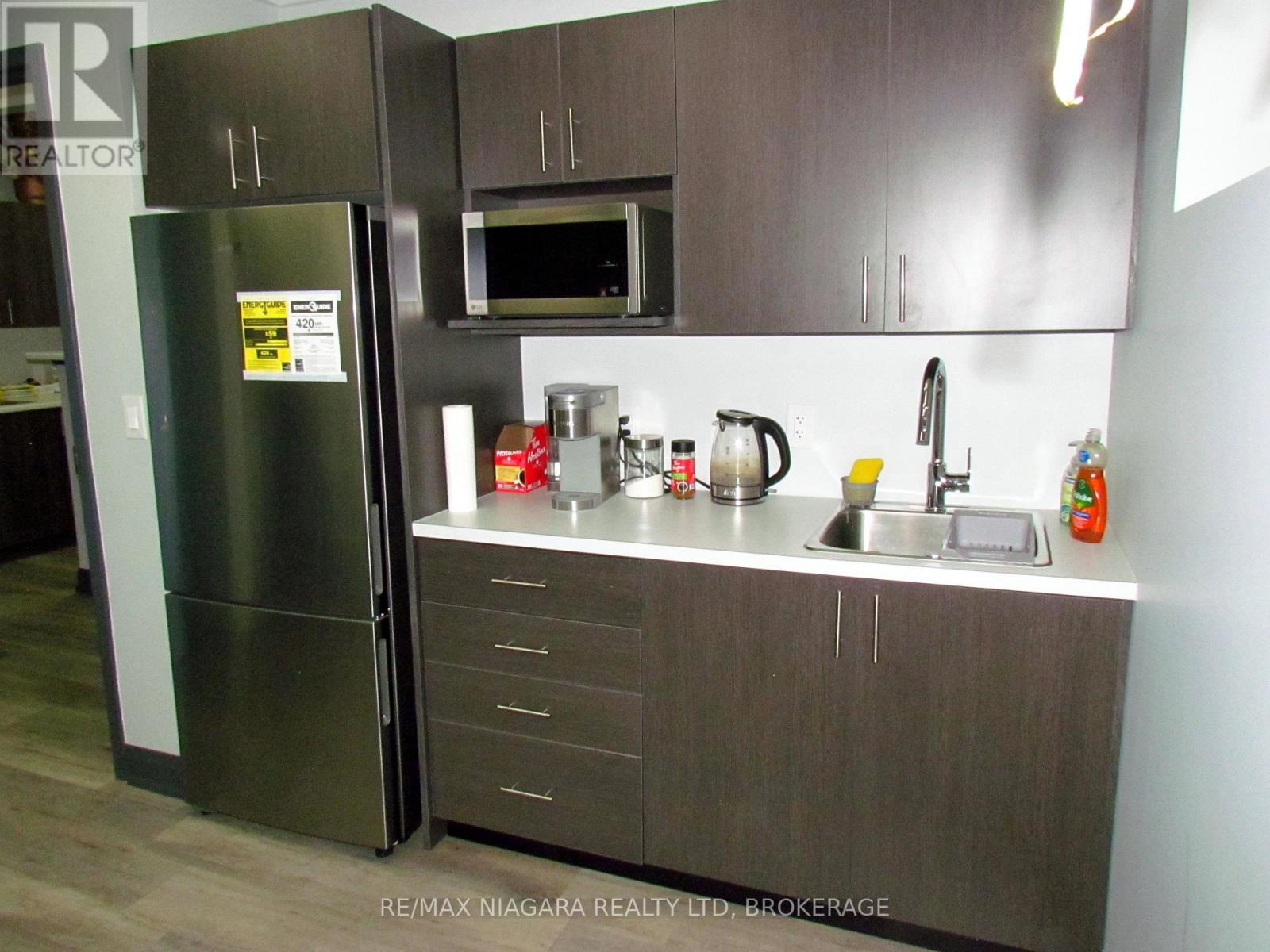 4374 Drummond Road, Niagara Falls (Cherrywood), Ontario  L2E 6S3 - Photo 12 - X12456015