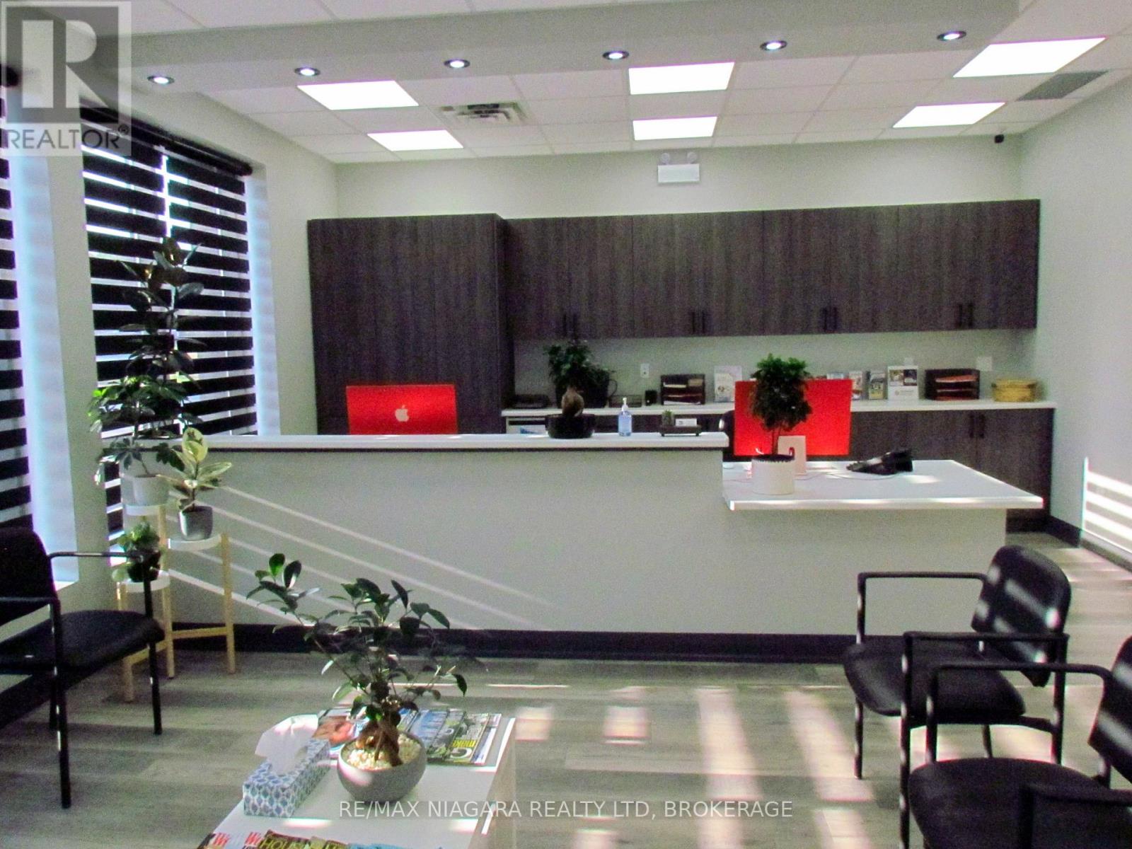 4374 Drummond Road, Niagara Falls (Cherrywood), Ontario  L2E 6S3 - Photo 3 - X12456015