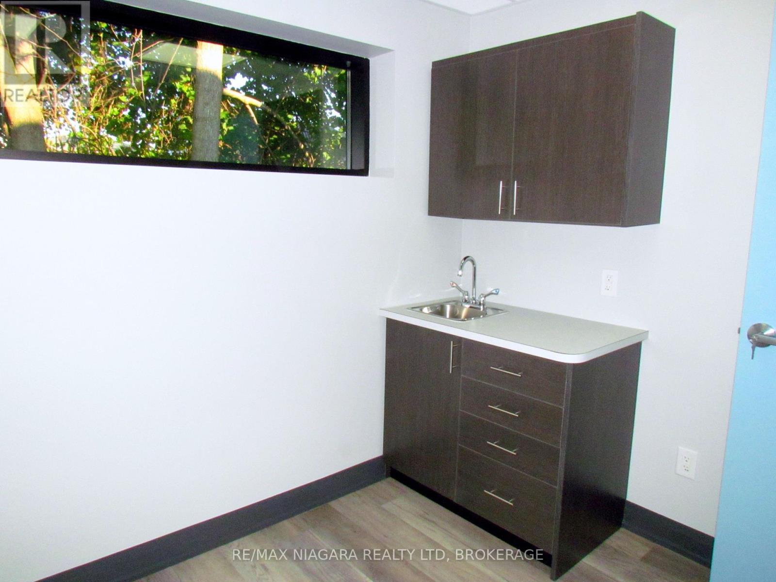 4374 Drummond Road, Niagara Falls (Cherrywood), Ontario  L2E 6S3 - Photo 6 - X12456015