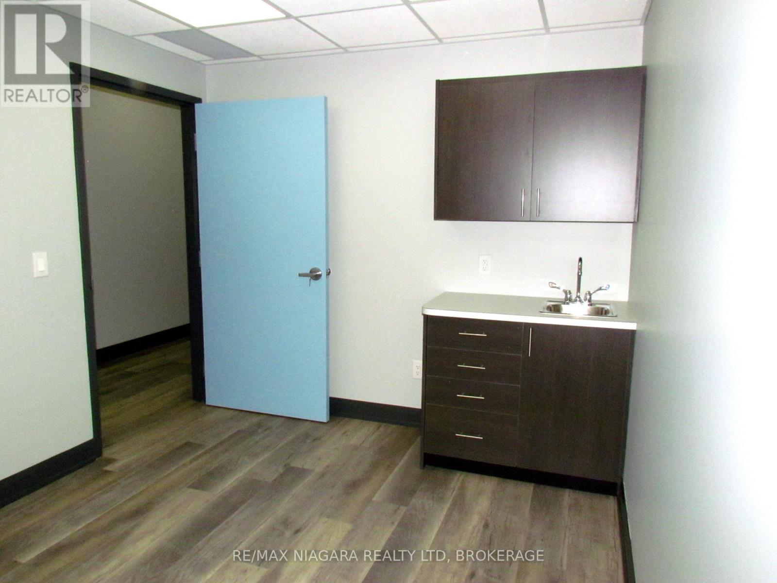 4374 Drummond Road, Niagara Falls (Cherrywood), Ontario  L2E 6S3 - Photo 8 - X12456015