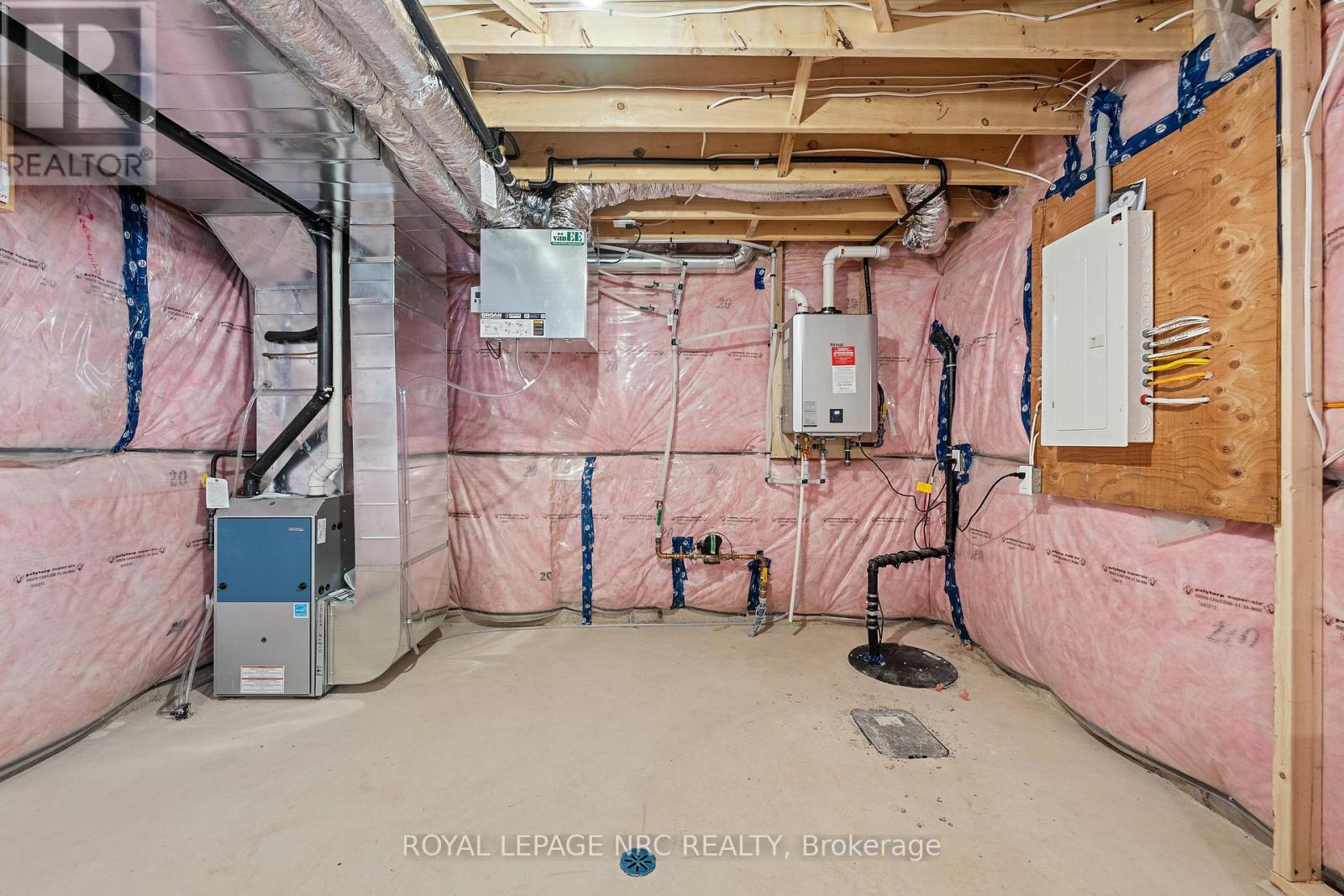 4062 Glenspring Road, Fort Erie (Crystal Beach), Ontario  L0S 1B0 - Photo 40 - X12456133
