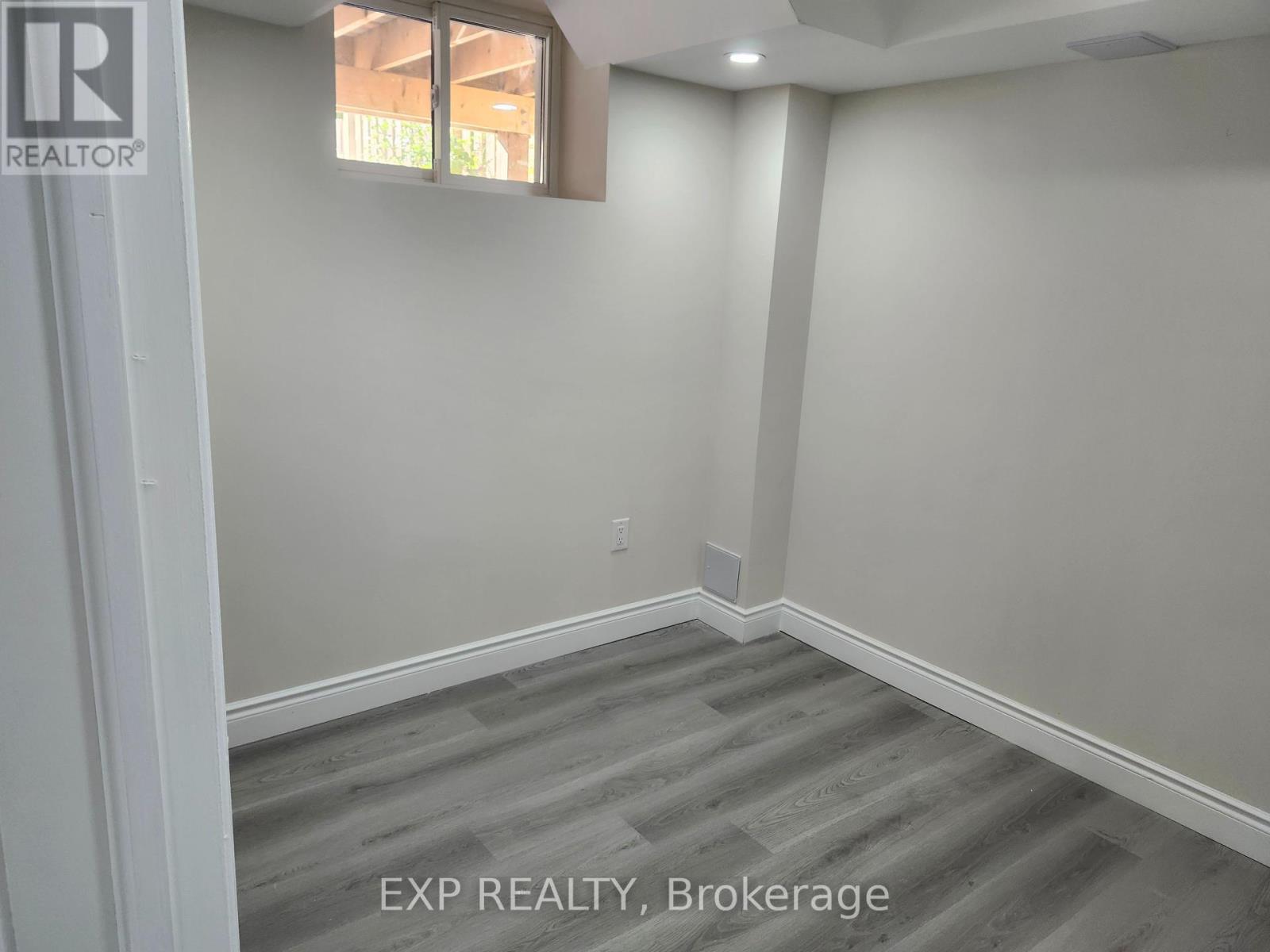 182 Esther Crescent, Thorold (Hurricane/merrittville), Ontario  L3B 0G9 - Photo 10 - X12456364