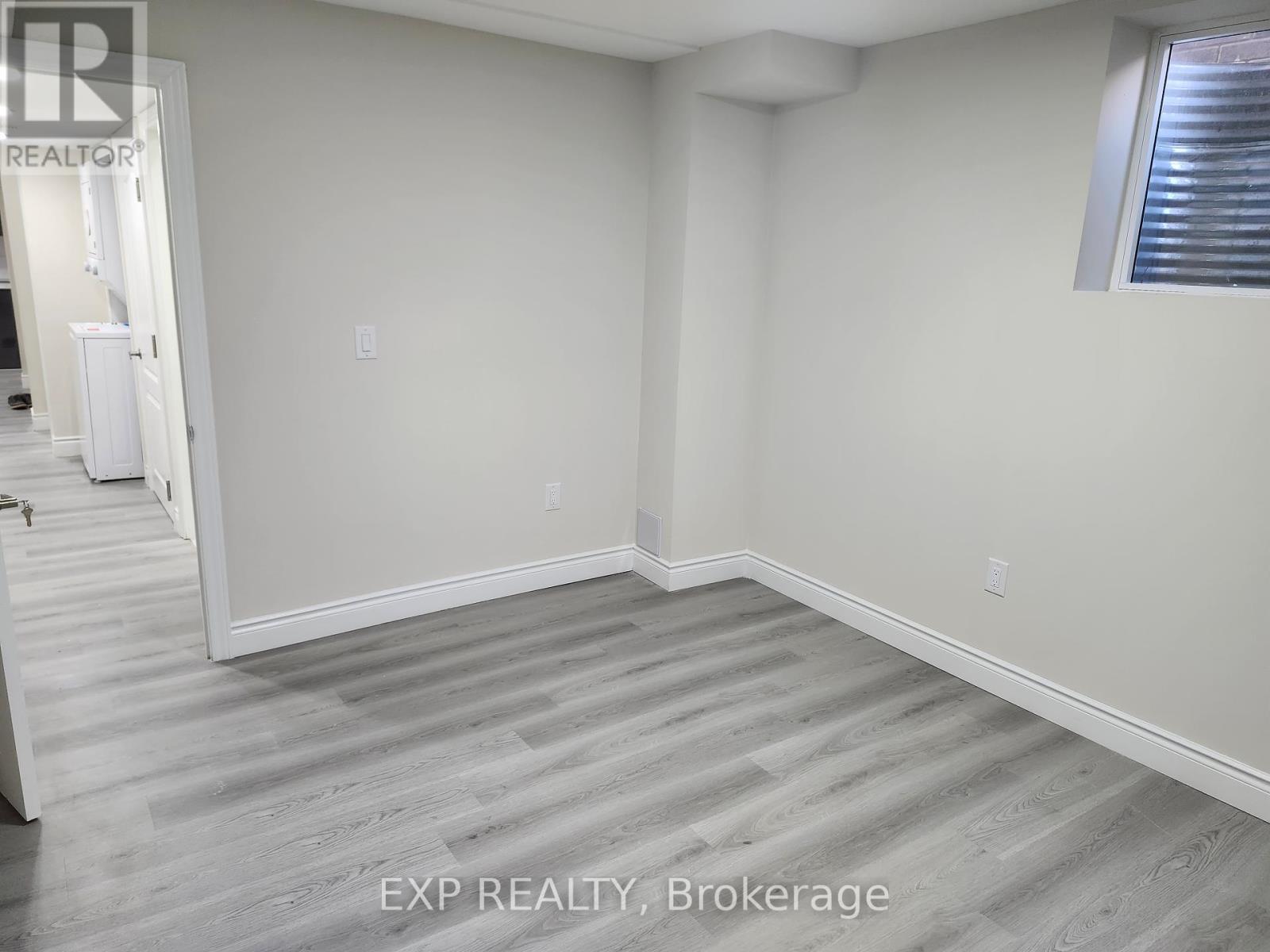182 Esther Crescent, Thorold (Hurricane/merrittville), Ontario  L3B 0G9 - Photo 12 - X12456364