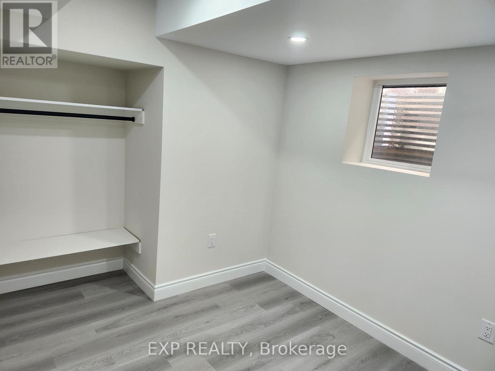 182 Esther Crescent, Thorold (Hurricane/merrittville), Ontario  L3B 0G9 - Photo 9 - X12456364
