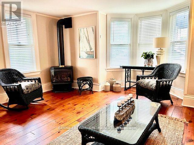 62 West Street, Port Colborne (Sugarloaf), Ontario  L3K 4C8 - Photo 2 - X12456519