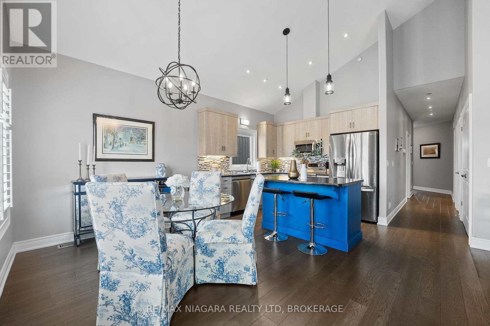 86 Parkside Drive, St. Catharines (Port Weller), Ontario  L2M 1M4 - Photo 11 - X12456830