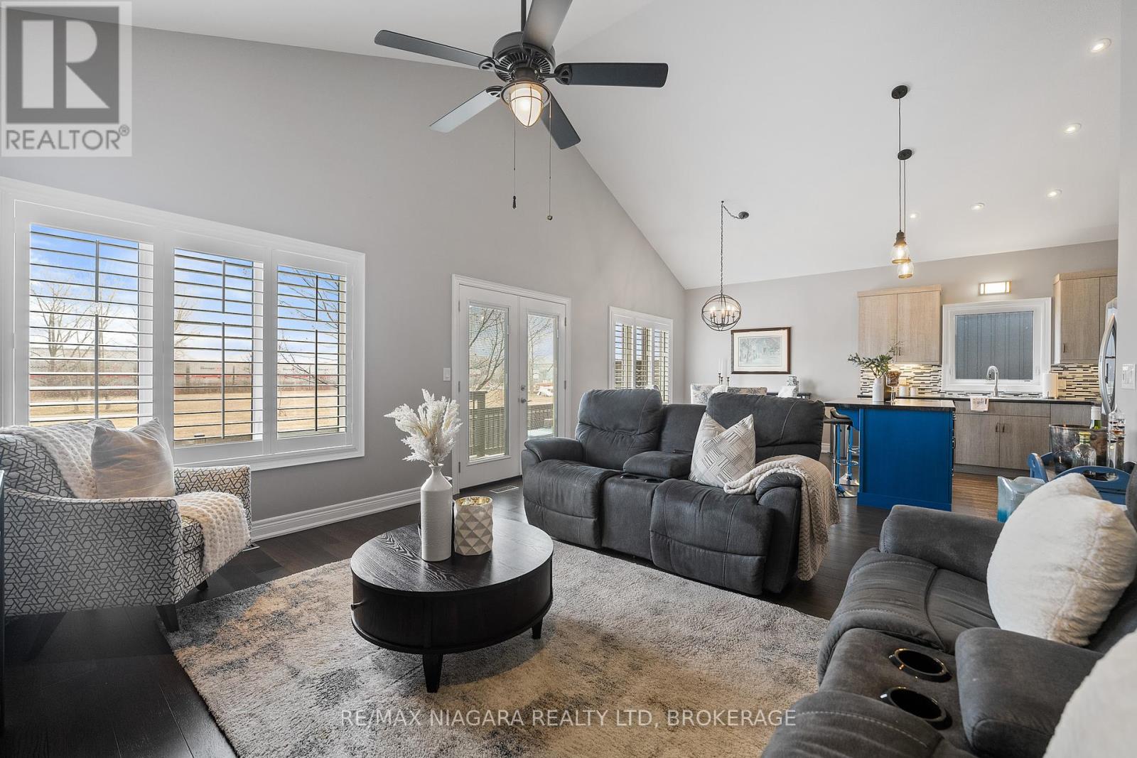 86 Parkside Drive, St. Catharines (Port Weller), Ontario  L2M 1M4 - Photo 13 - X12456830