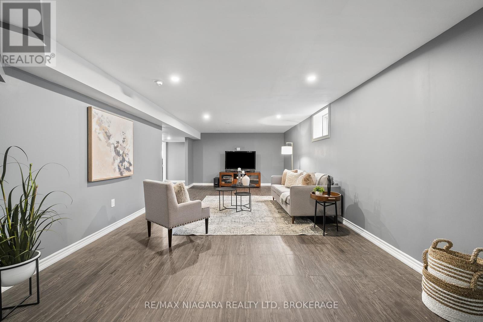 86 Parkside Drive, St. Catharines (Port Weller), Ontario  L2M 1M4 - Photo 24 - X12456830
