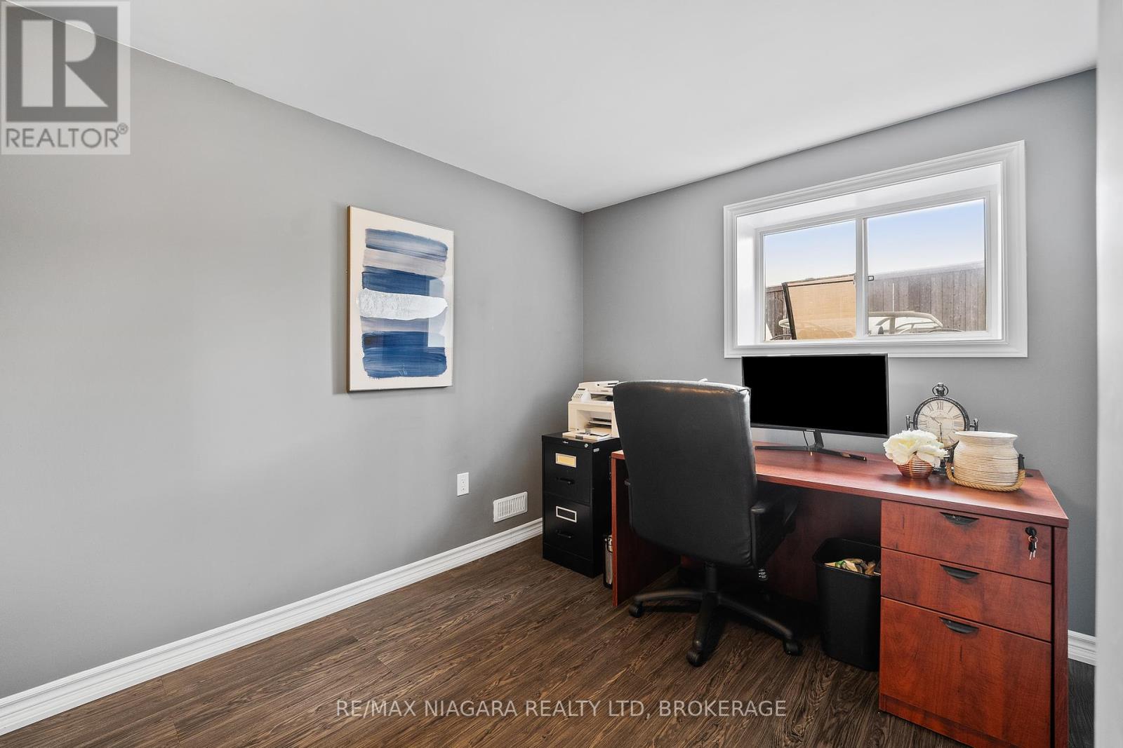 86 Parkside Drive, St. Catharines (Port Weller), Ontario  L2M 1M4 - Photo 25 - X12456830