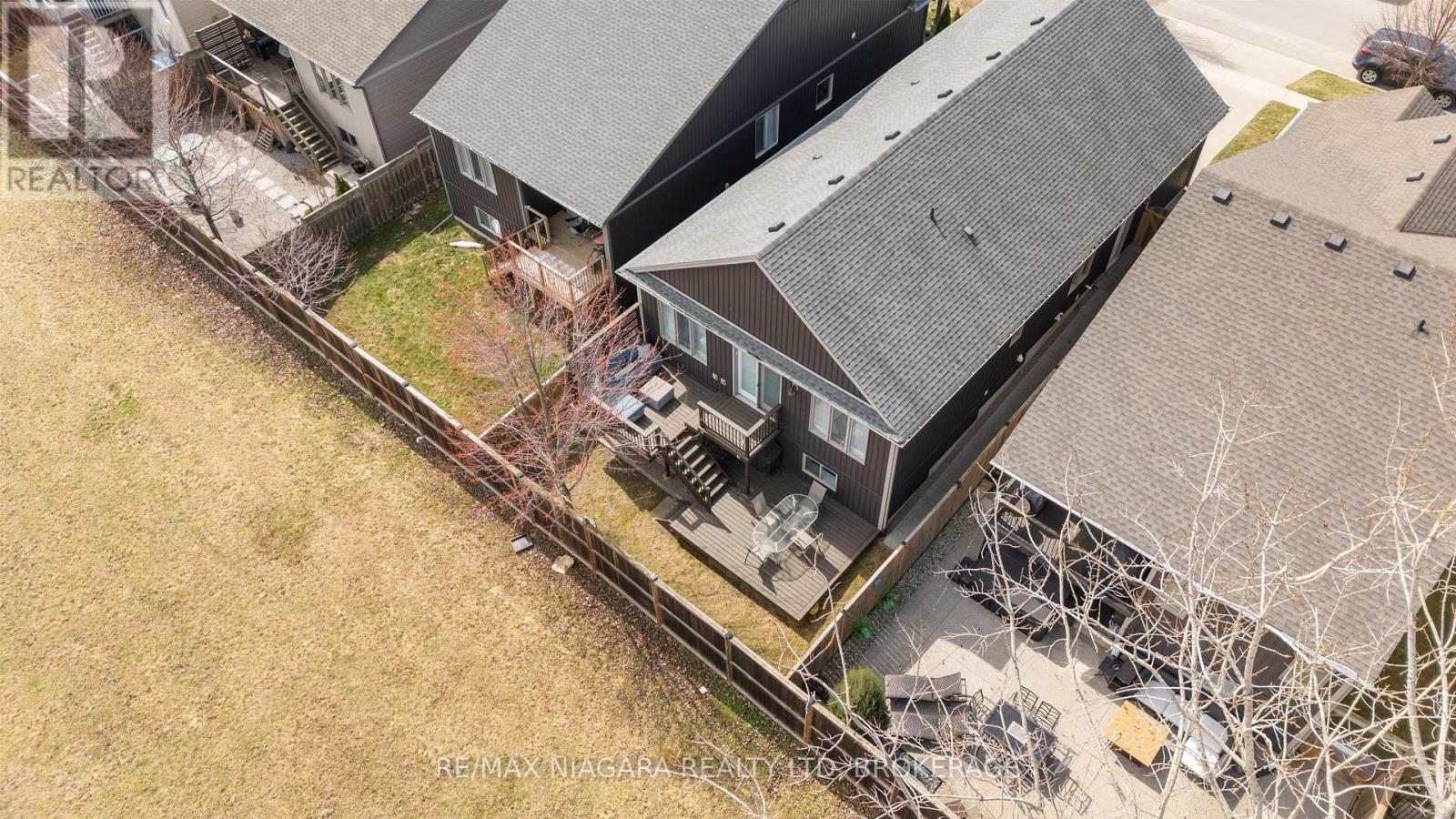86 Parkside Drive, St. Catharines (Port Weller), Ontario  L2M 1M4 - Photo 36 - X12456830