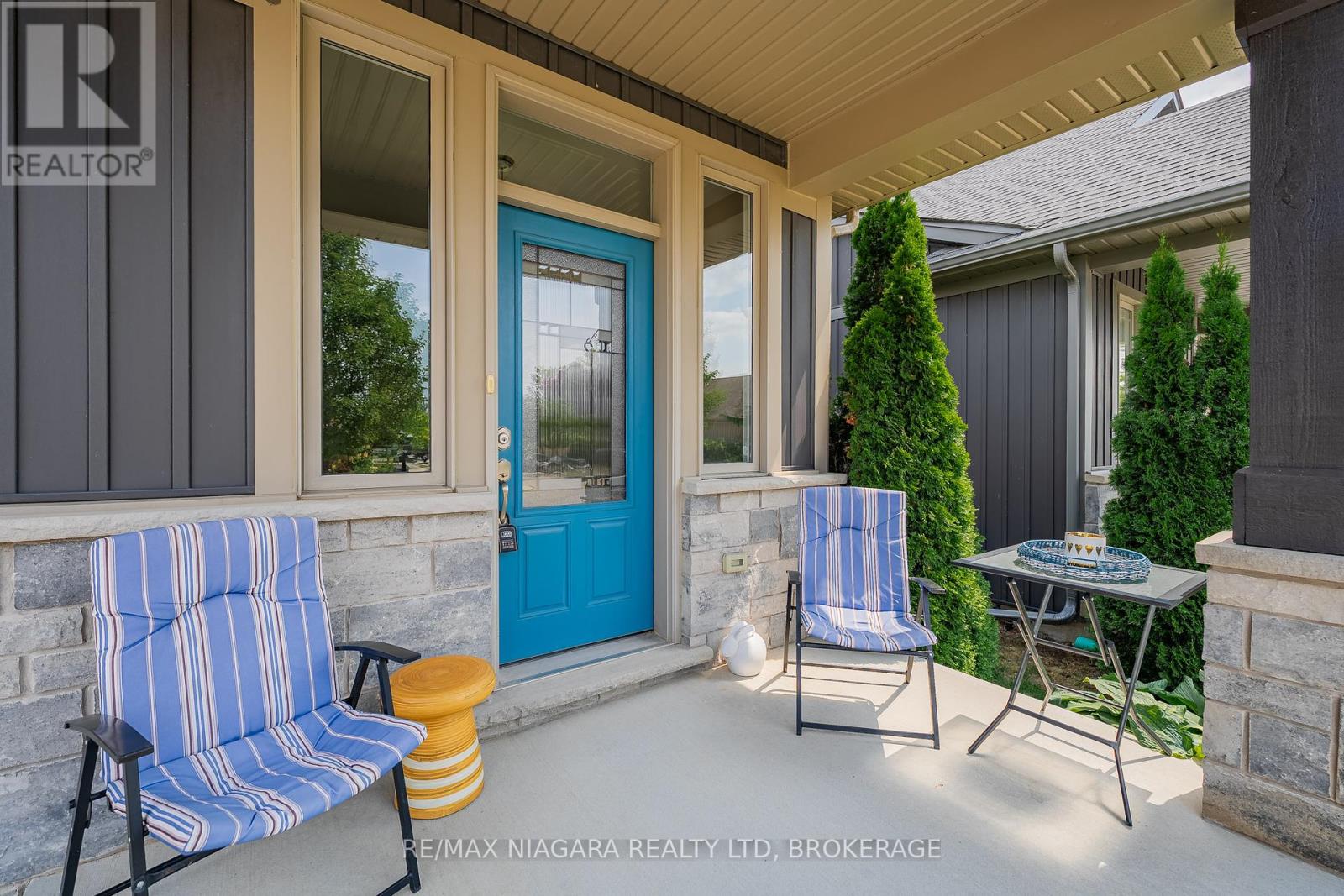 86 Parkside Drive, St. Catharines (Port Weller), Ontario  L2M 1M4 - Photo 4 - X12456830