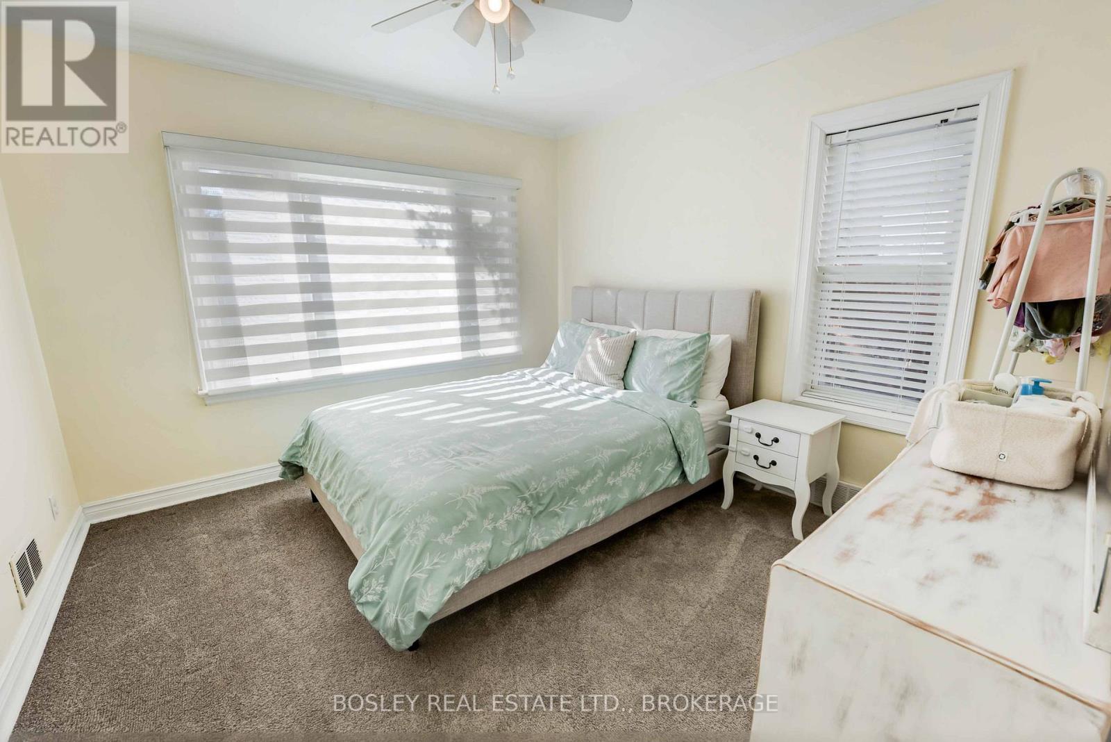 6373 Corwin Crescent, Niagara Falls (Dorchester), Ontario  L2G 2L9 - Photo 18 - X12456834