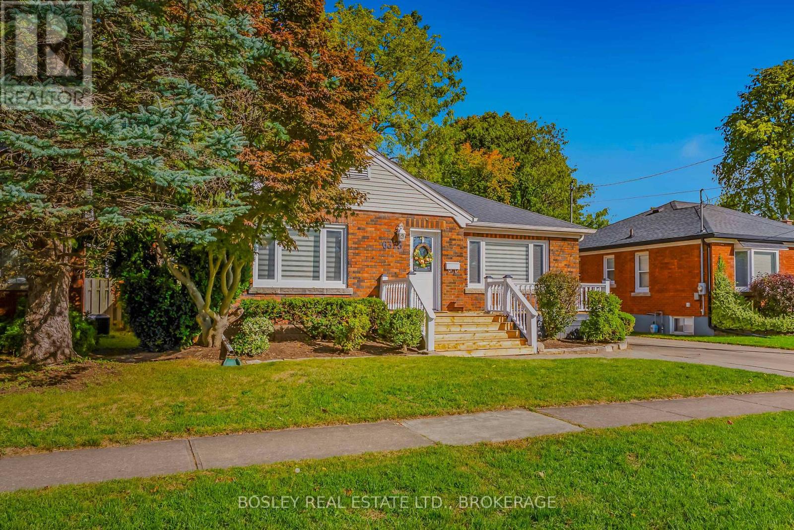 6373 Corwin Crescent, Niagara Falls (Dorchester), Ontario  L2G 2L9 - Photo 3 - X12456834