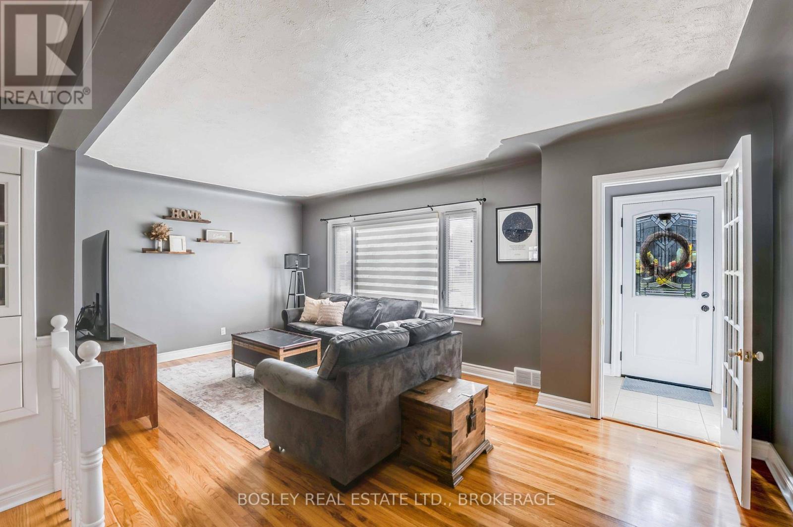 6373 Corwin Crescent, Niagara Falls (Dorchester), Ontario  L2G 2L9 - Photo 7 - X12456834