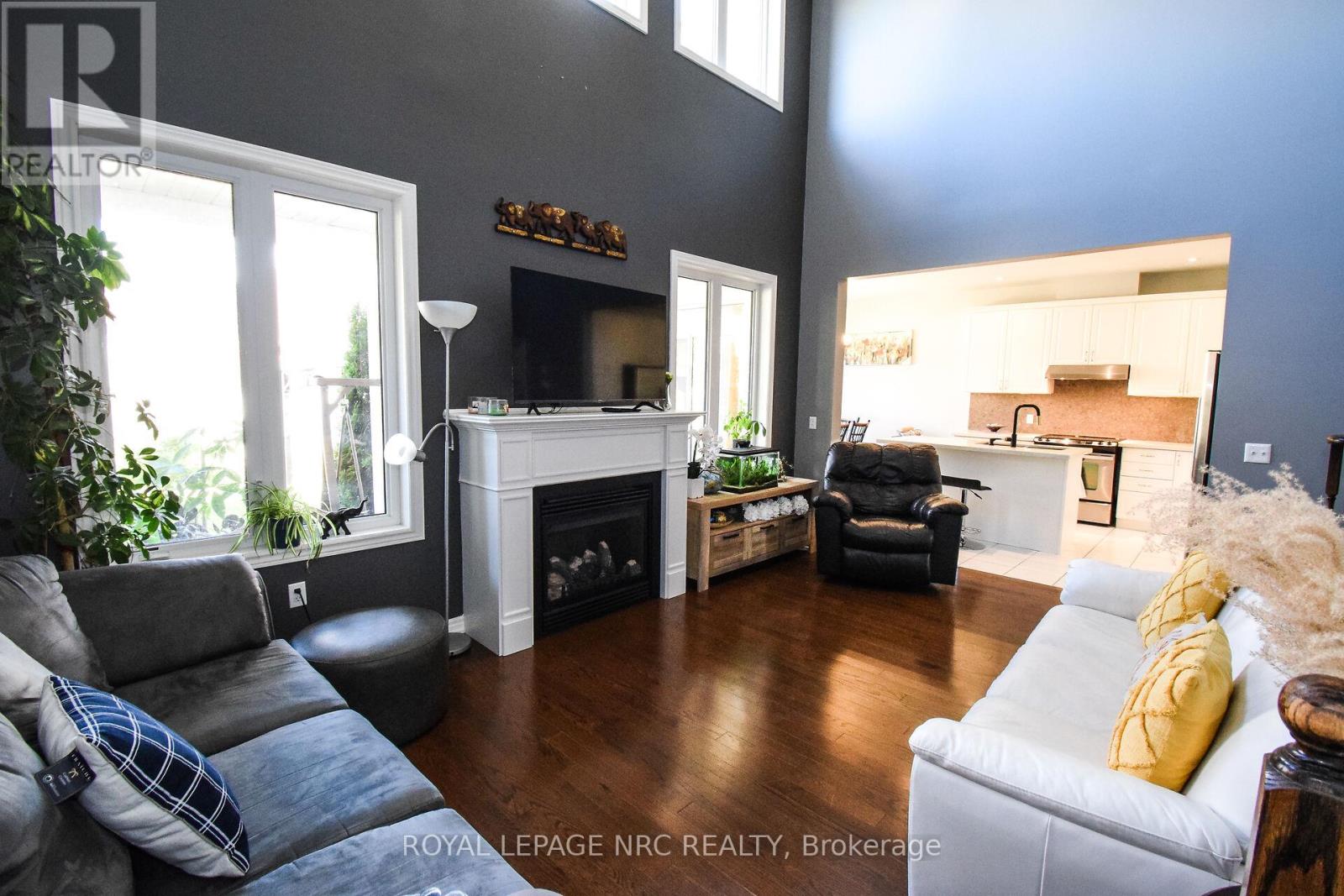 4343 Chemonda Street, Niagara Falls (Lyons Creek), Ontario  L2G 0E0 - Photo 11 - X12457102