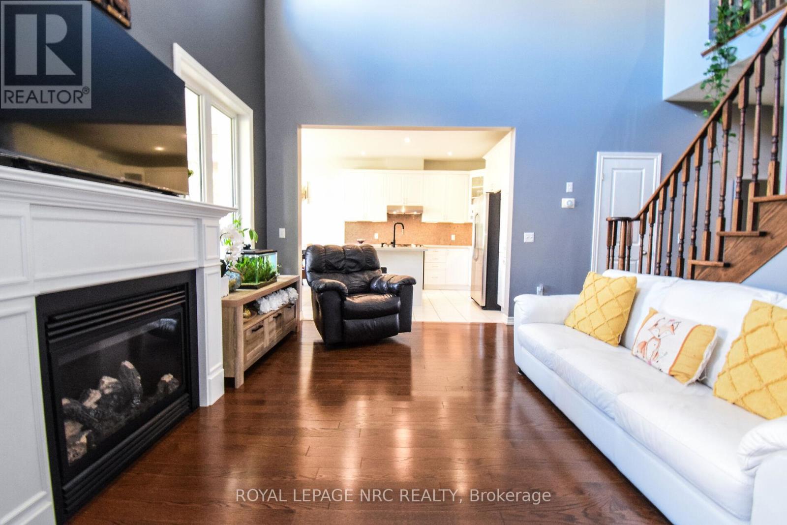 4343 Chemonda Street, Niagara Falls (Lyons Creek), Ontario  L2G 0E0 - Photo 12 - X12457102