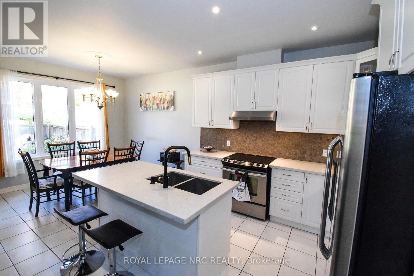 4343 Chemonda Street, Niagara Falls (Lyons Creek), Ontario  L2G 0E0 - Photo 14 - X12457102