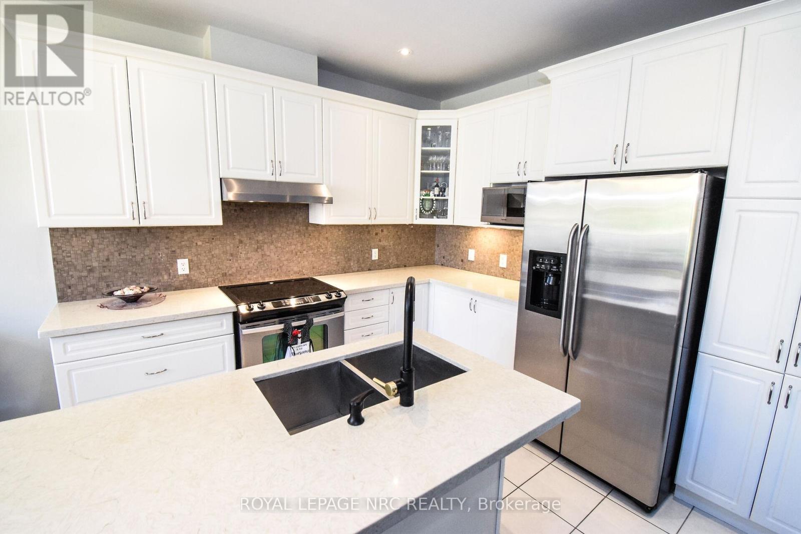 4343 Chemonda Street, Niagara Falls (Lyons Creek), Ontario  L2G 0E0 - Photo 16 - X12457102