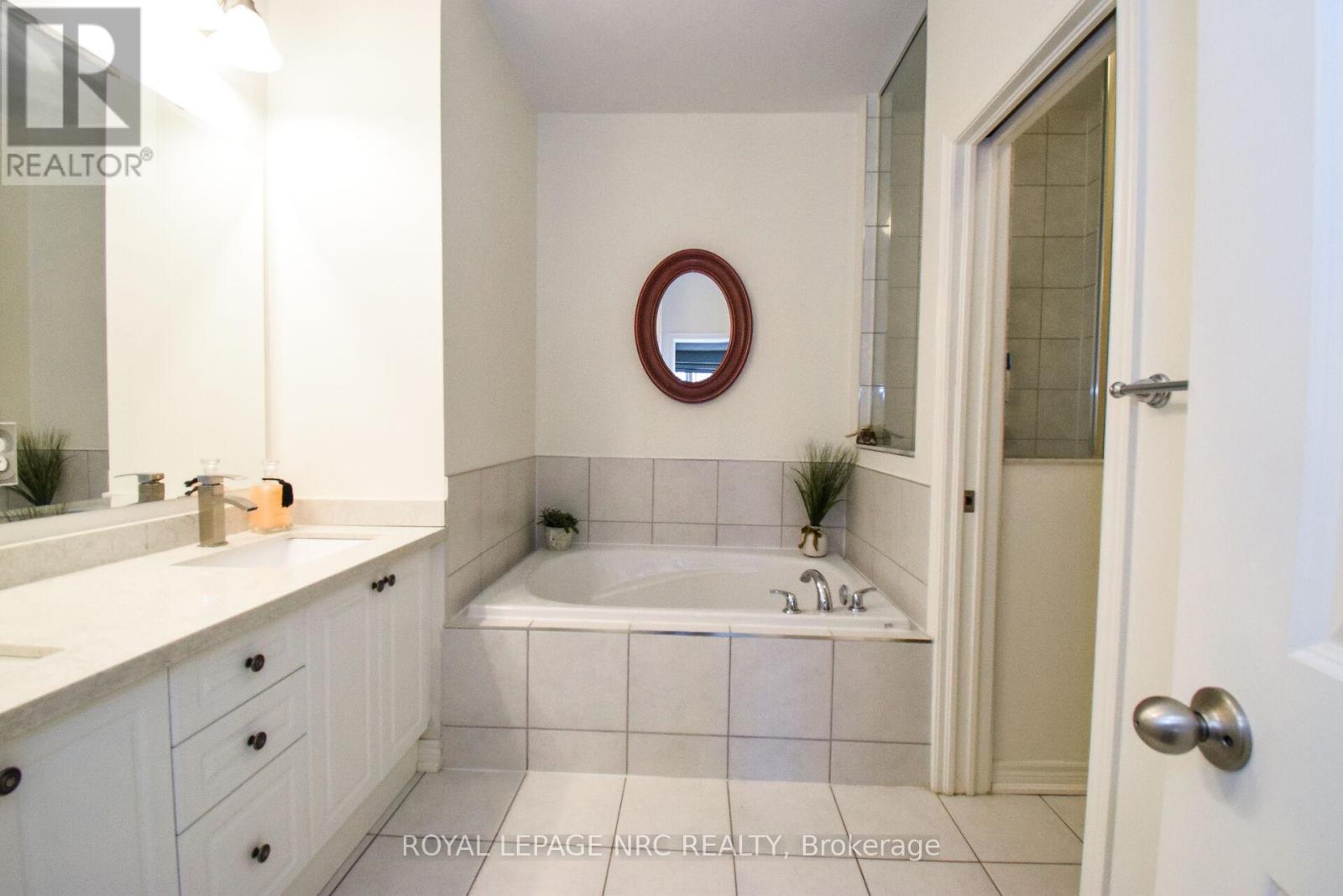 4343 Chemonda Street, Niagara Falls (Lyons Creek), Ontario  L2G 0E0 - Photo 23 - X12457102