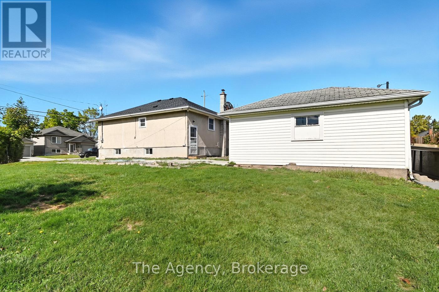 118 Morton Street, Thorold, Ontario  L2V 1C5 - Photo 25 - X12457266