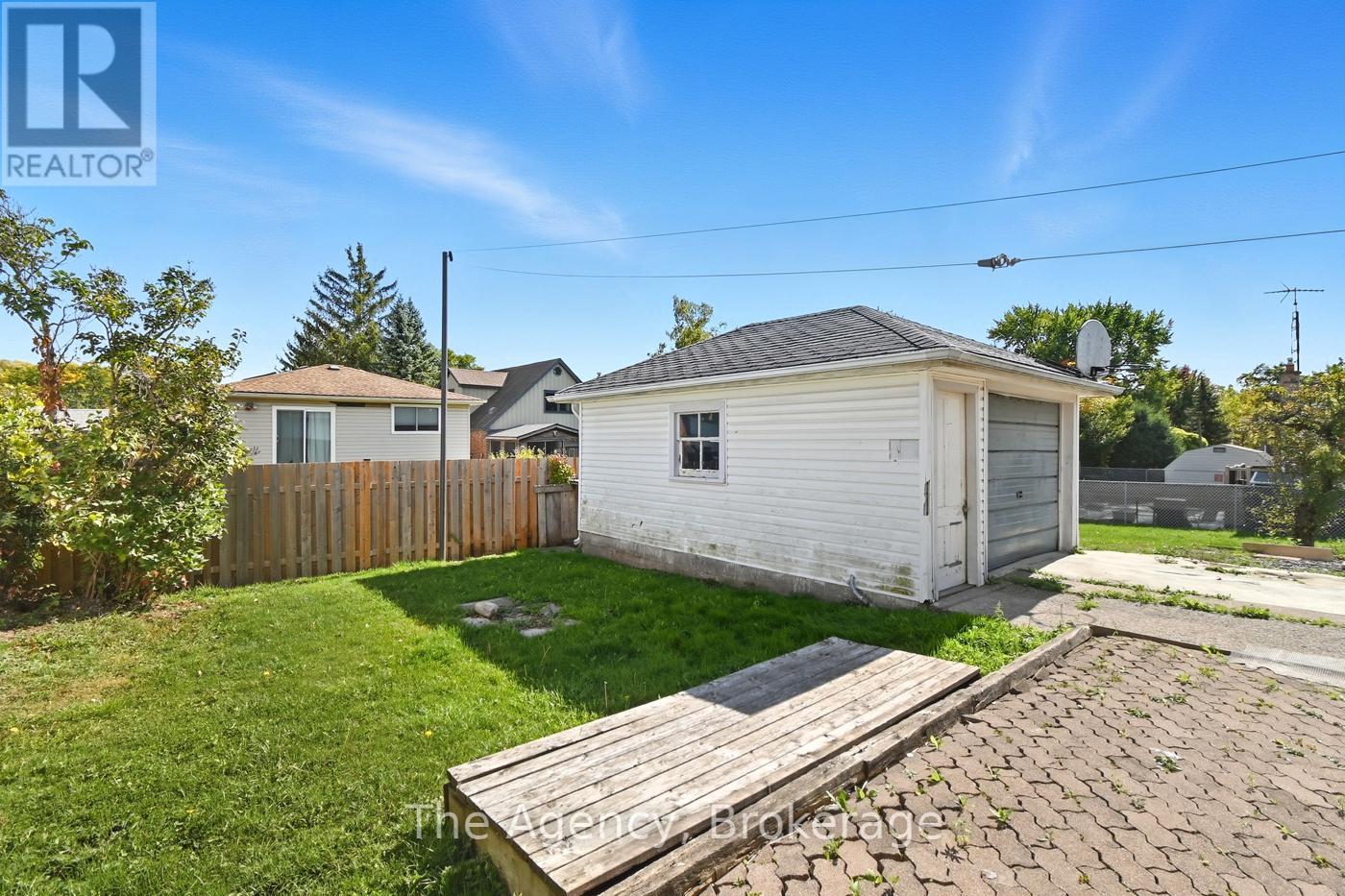 118 Morton Street, Thorold, Ontario  L2V 1C5 - Photo 26 - X12457266