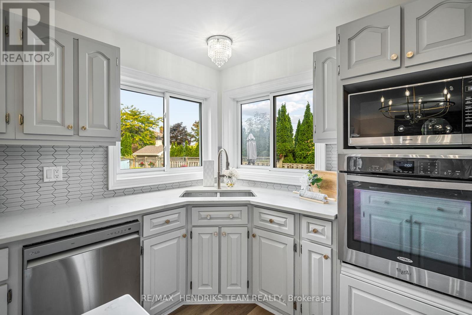 2905 Butler's Walk, Lincoln, Ontario  L0R 1S0 - Photo 17 - X12457320