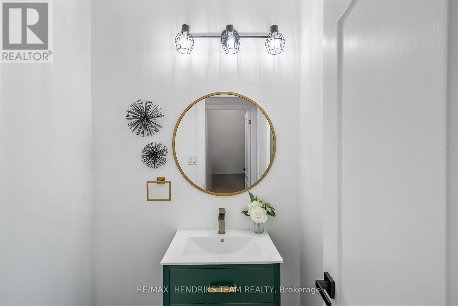 2905 Butler's Walk, Lincoln, Ontario  L0R 1S0 - Photo 19 - X12457320