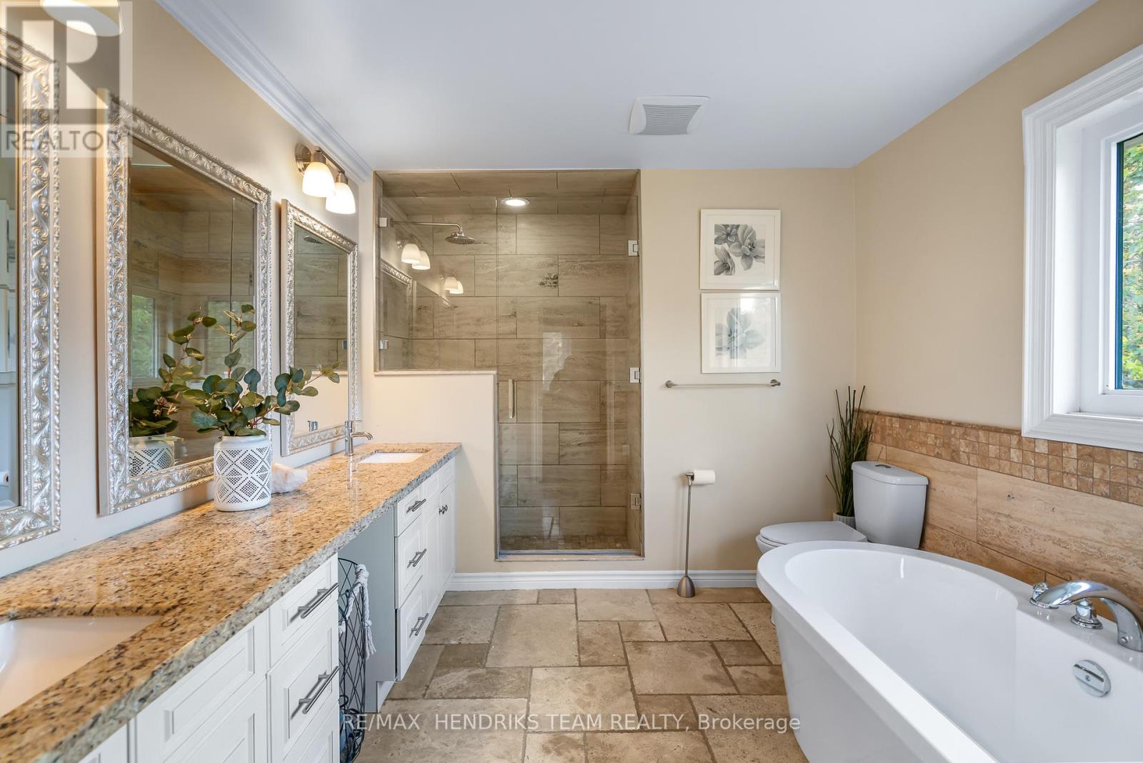 2905 Butler's Walk, Lincoln, Ontario  L0R 1S0 - Photo 23 - X12457320