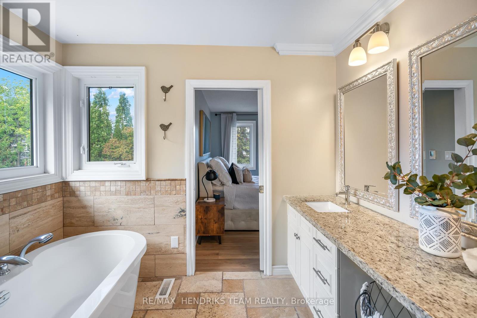 2905 Butler's Walk, Lincoln, Ontario  L0R 1S0 - Photo 24 - X12457320