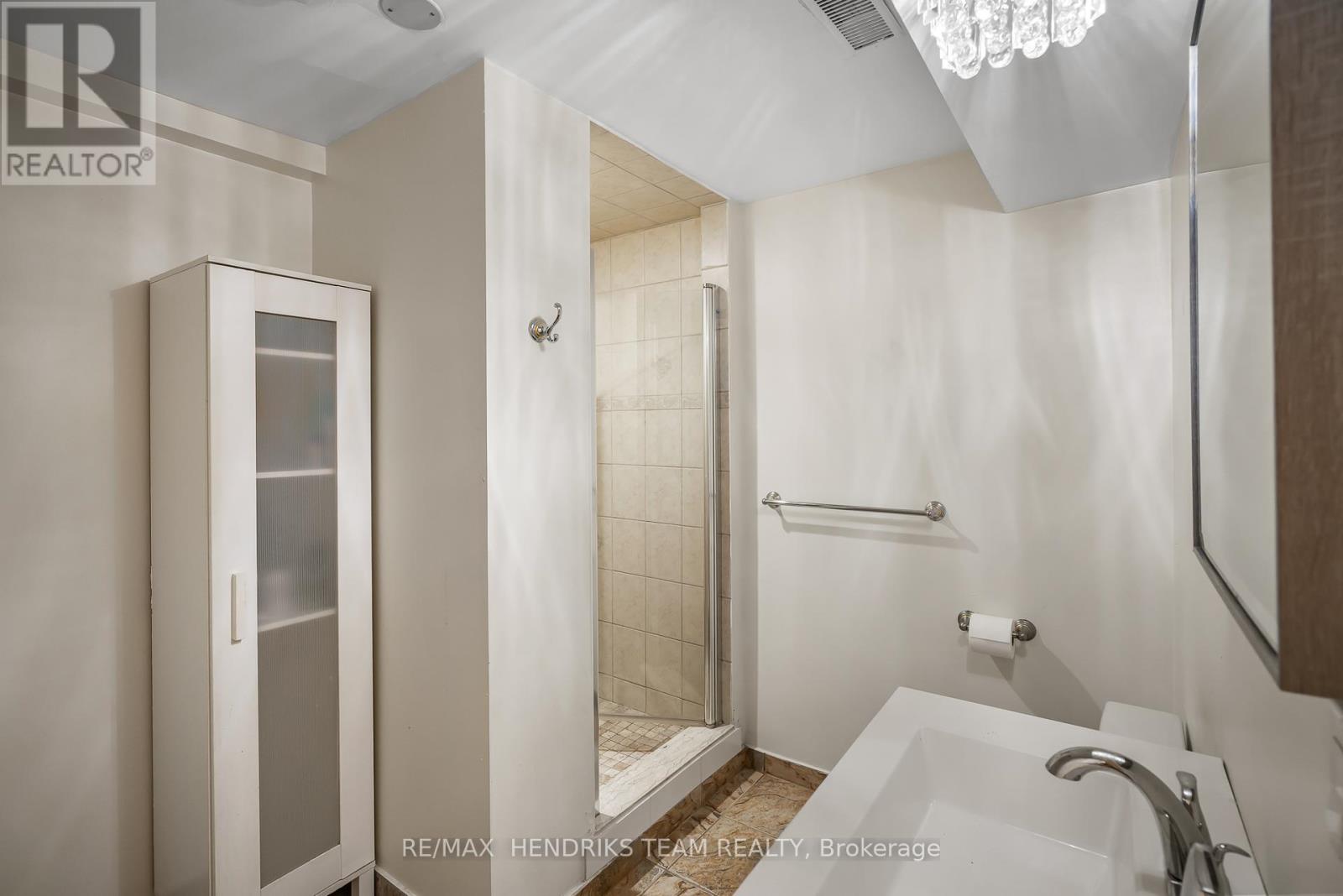 2905 Butler's Walk, Lincoln, Ontario  L0R 1S0 - Photo 32 - X12457320