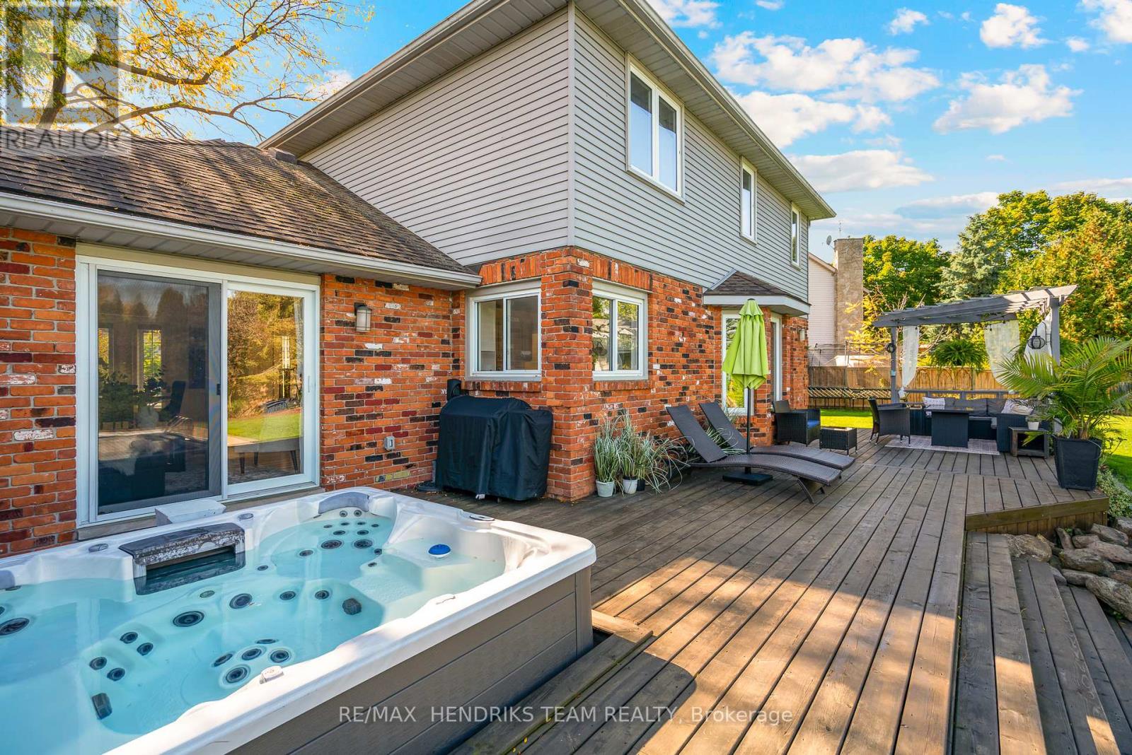 2905 Butler's Walk, Lincoln, Ontario  L0R 1S0 - Photo 34 - X12457320