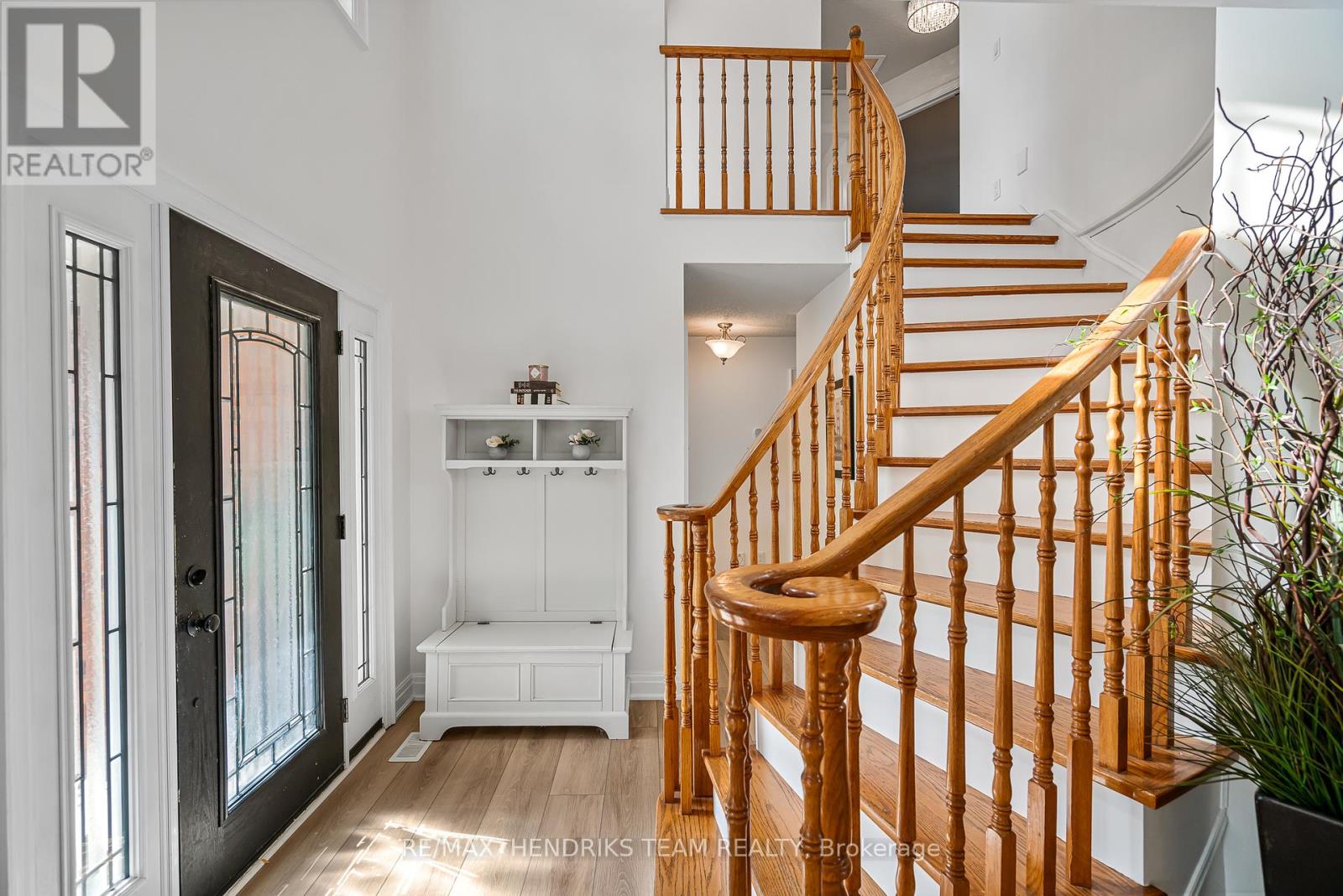 2905 Butler's Walk, Lincoln, Ontario  L0R 1S0 - Photo 4 - X12457320