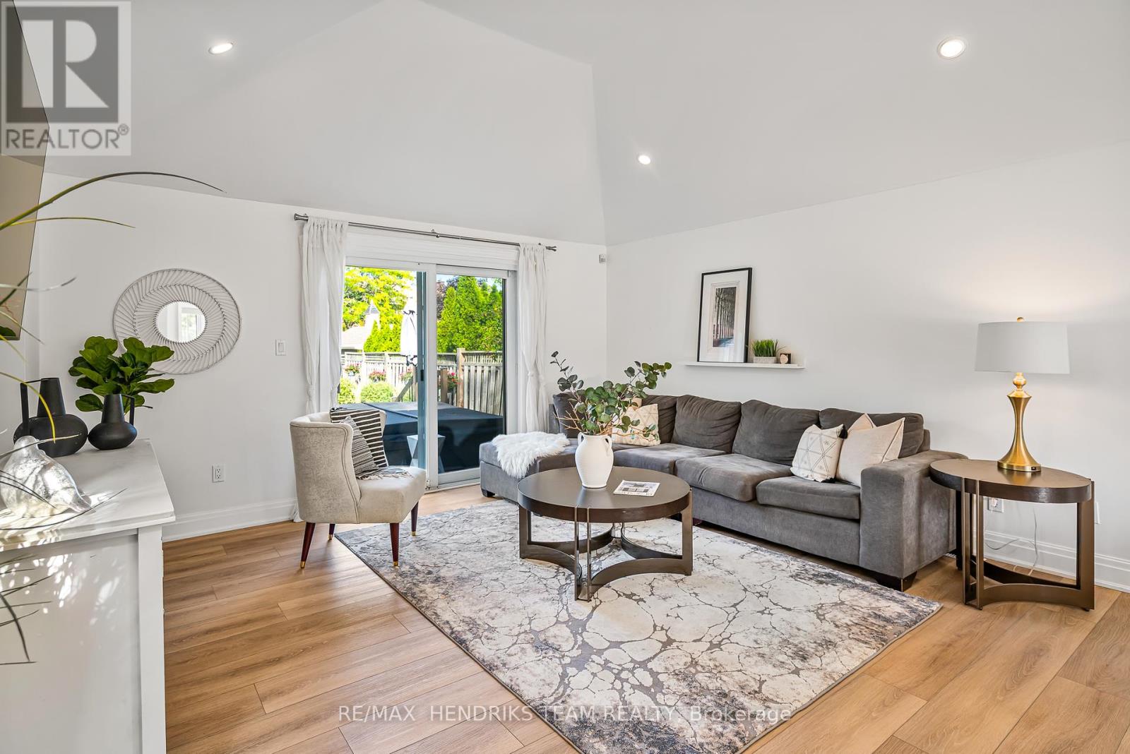 2905 Butler's Walk, Lincoln, Ontario  L0R 1S0 - Photo 5 - X12457320