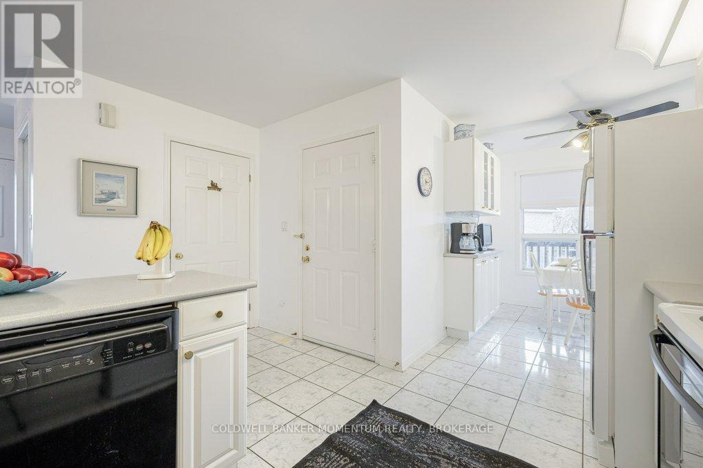 43 Silvercrest Court, Thorold, Ontario  L2V 5B4 - Photo 13 - X12461140