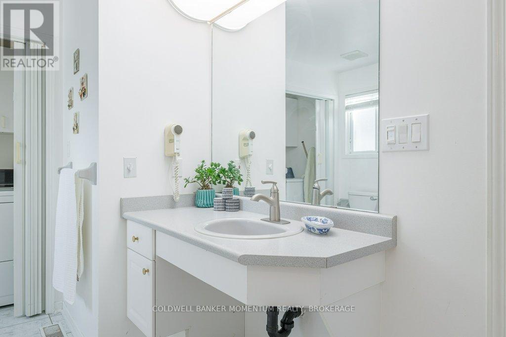 43 Silvercrest Court, Thorold, Ontario  L2V 5B4 - Photo 23 - X12461140