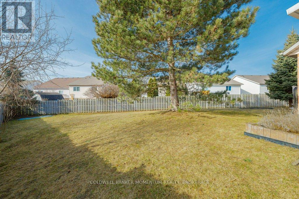 43 Silvercrest Court, Thorold, Ontario  L2V 5B4 - Photo 36 - X12461140