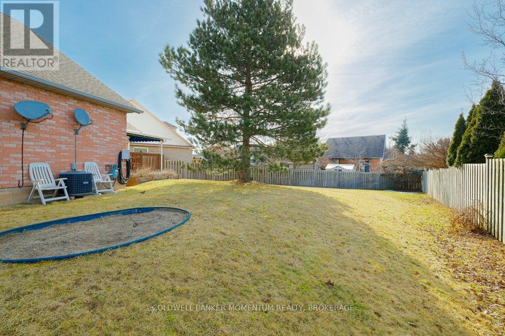 43 Silvercrest Court, Thorold, Ontario  L2V 5B4 - Photo 38 - X12461140