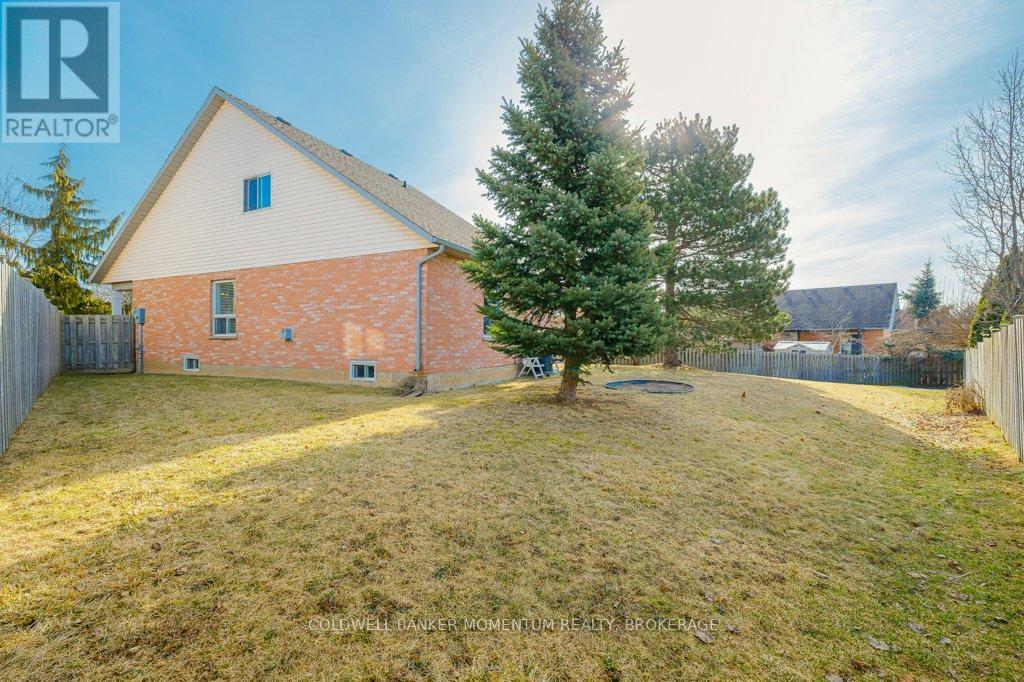 43 Silvercrest Court, Thorold, Ontario  L2V 5B4 - Photo 39 - X12461140