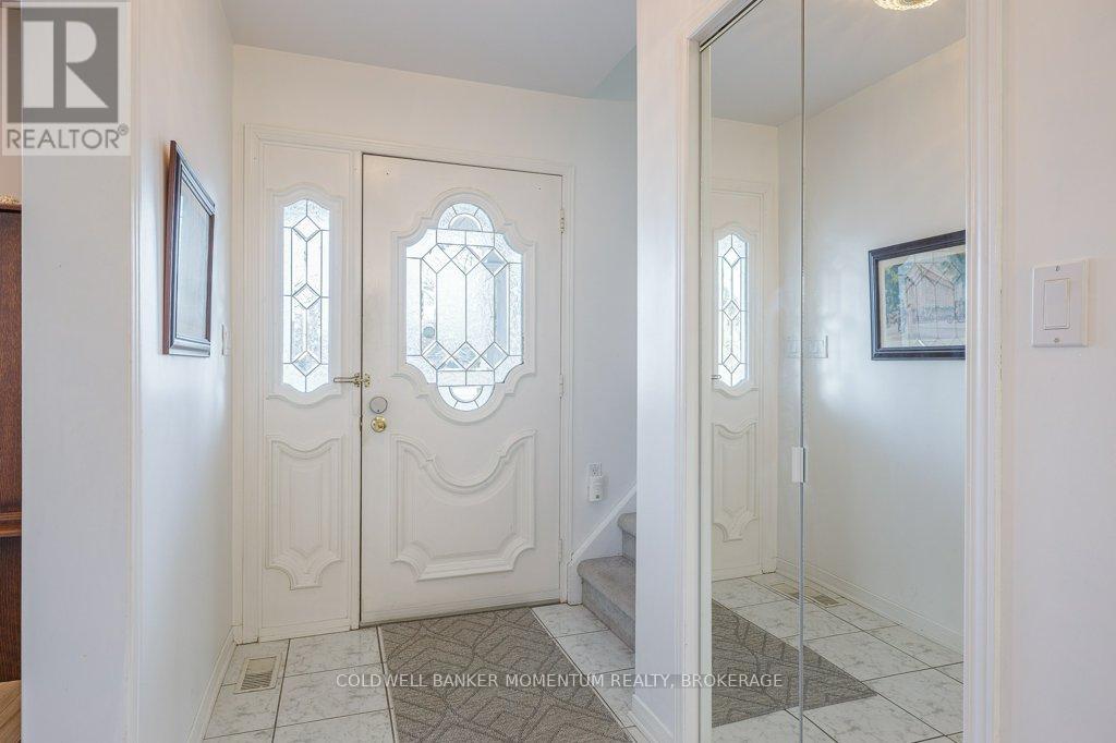 43 Silvercrest Court, Thorold, Ontario  L2V 5B4 - Photo 5 - X12461140