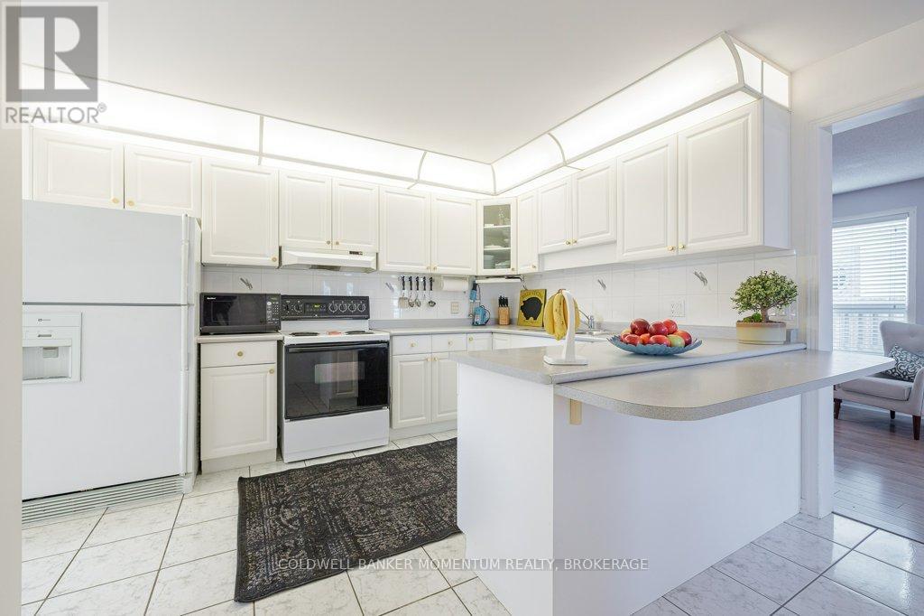 43 Silvercrest Court, Thorold, Ontario  L2V 5B4 - Photo 6 - X12461140