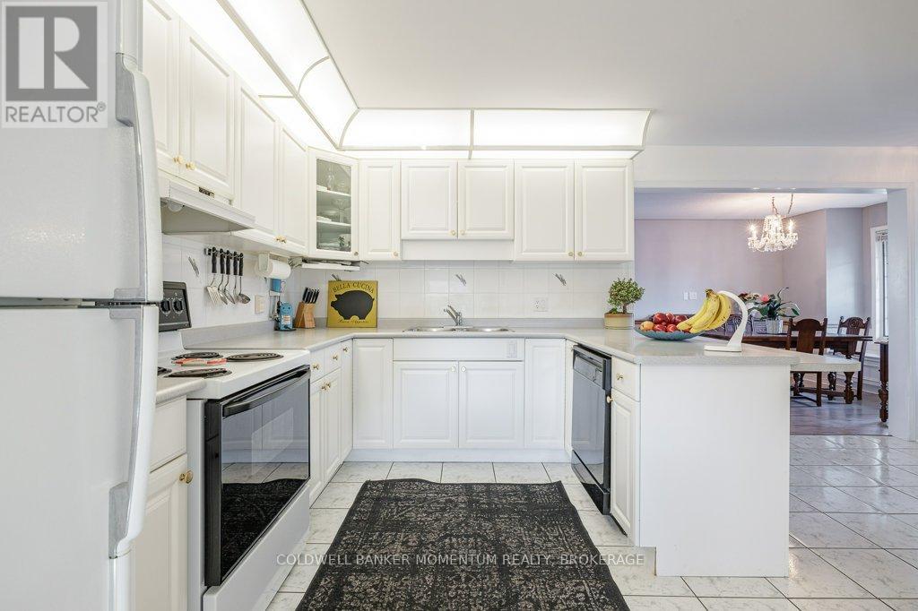 43 Silvercrest Court, Thorold, Ontario  L2V 5B4 - Photo 7 - X12461140