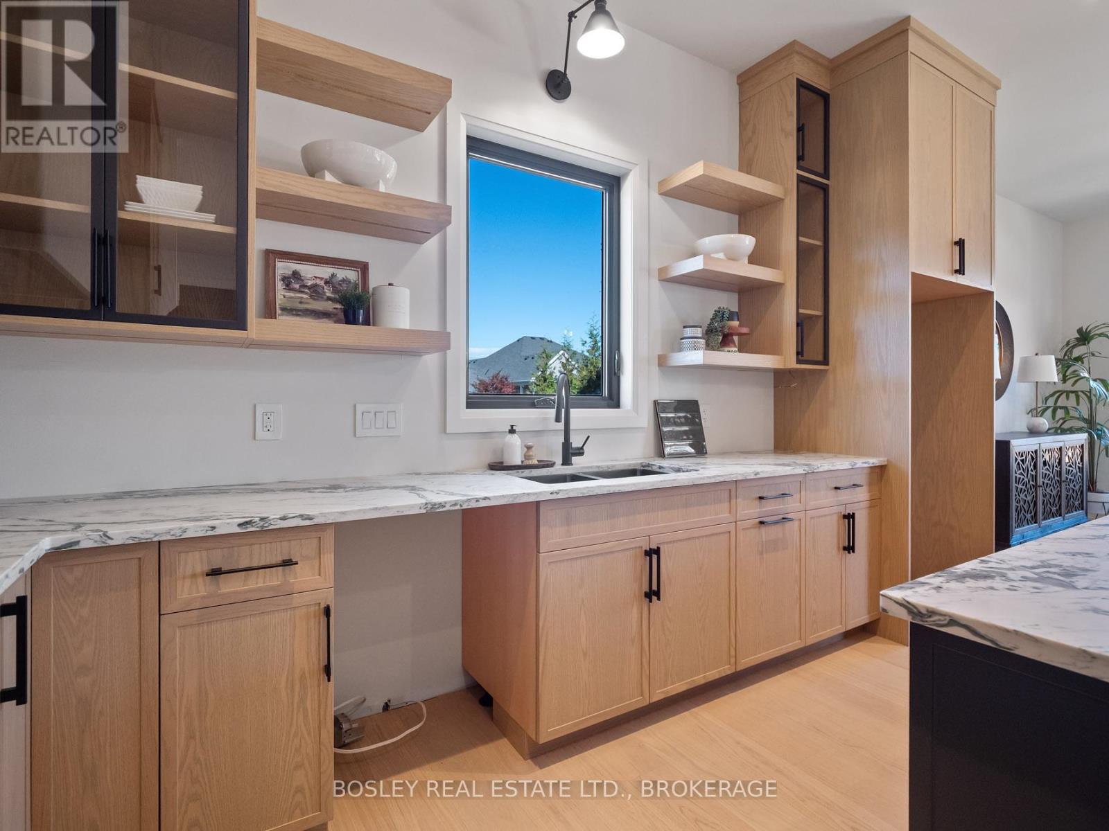 9 Oakley Drive, Niagara-On-The-Lake, Ontario  L0S 1J0 - Photo 10 - X12462862