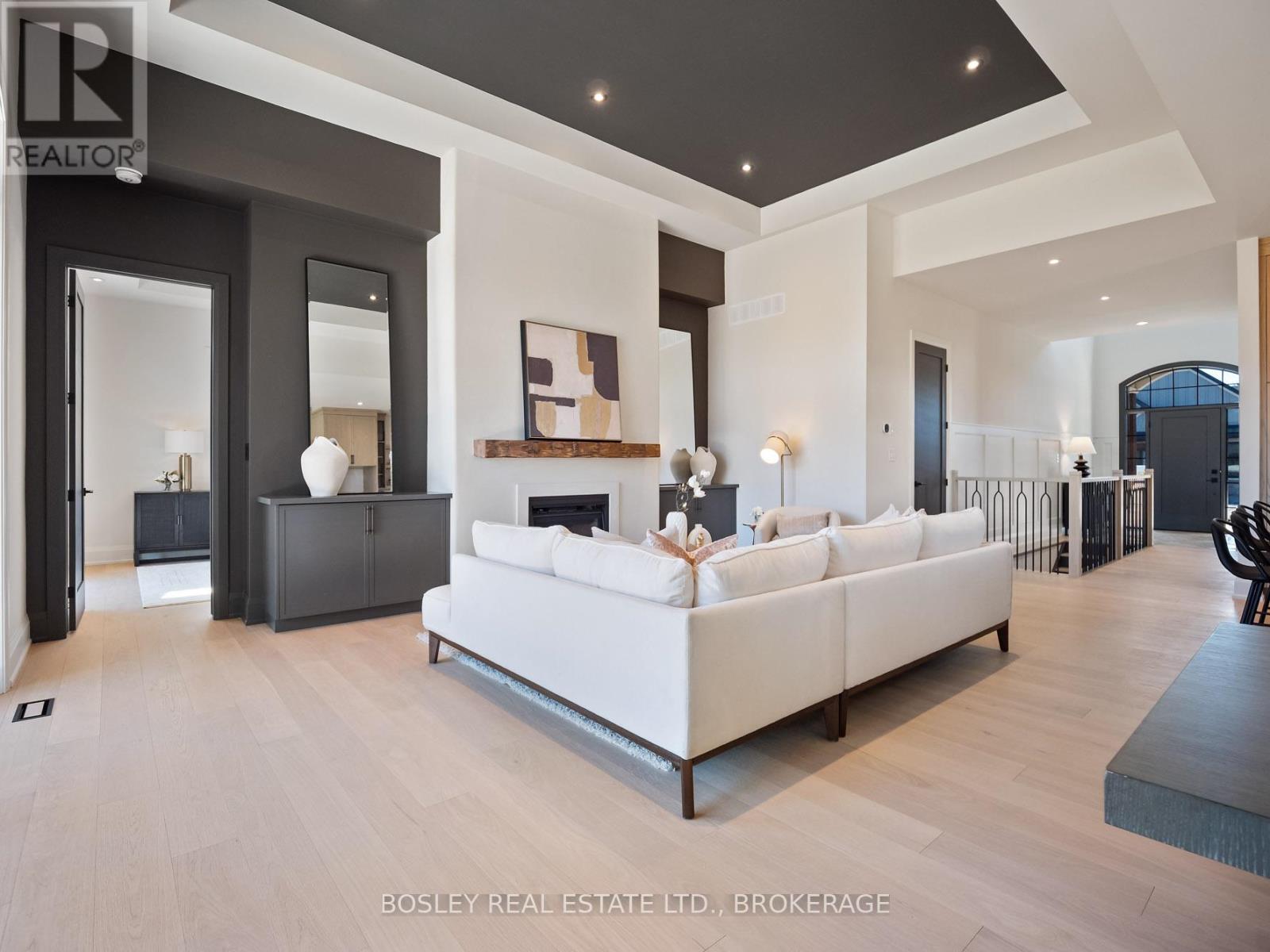 9 Oakley Drive, Niagara-On-The-Lake, Ontario  L0S 1J0 - Photo 12 - X12462862