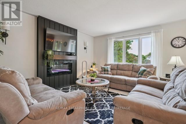 440 South Pelham Road, Welland, Ontario  L3C 3C6 - Photo 10 - X12463703