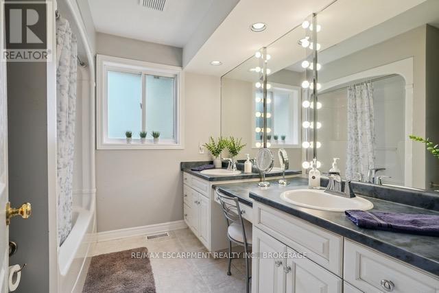 440 South Pelham Road, Welland, Ontario  L3C 3C6 - Photo 19 - X12463703